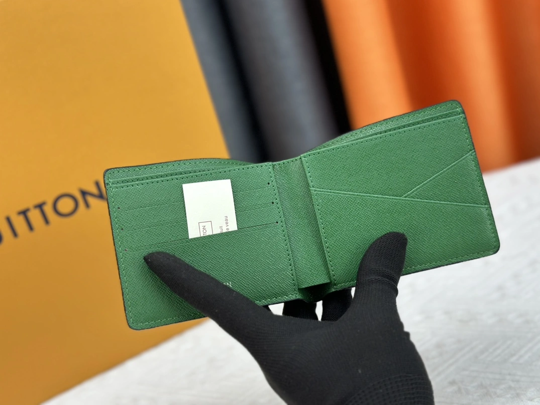 Louis Vuitton LV Wallets Versatile 4125 - Image 6