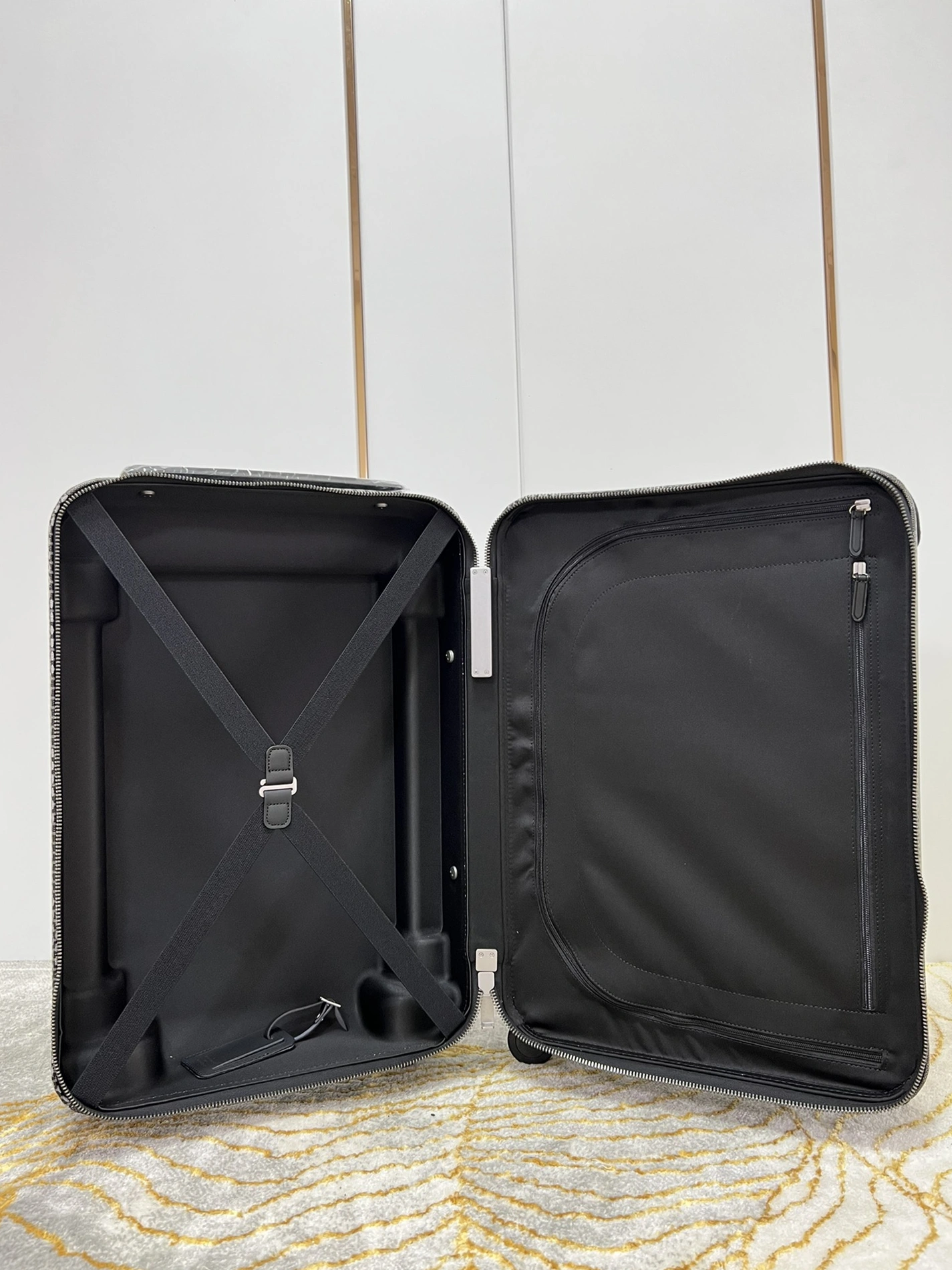 Louis Vuitton Luggage AllSeason 9358 - Image 7