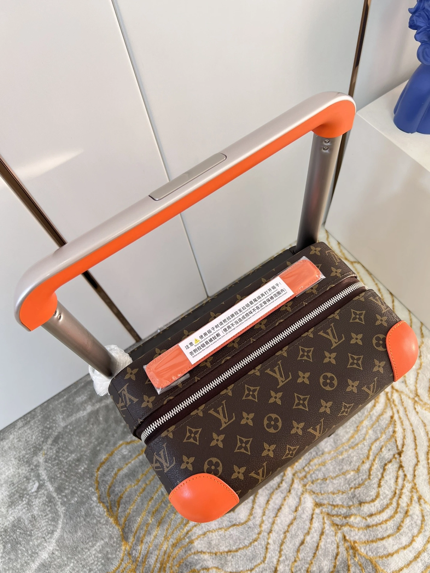 Louis Vuitton Luggage Cozy 7584 - Image 6