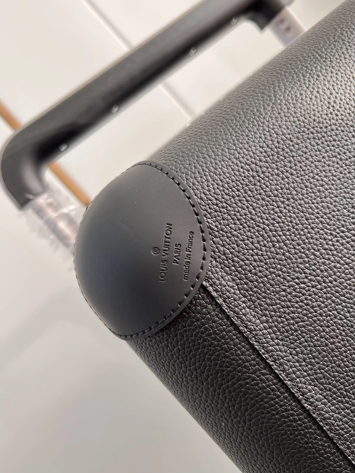 Louis Vuitton Luggage EasyMatch 5563 - Image 3