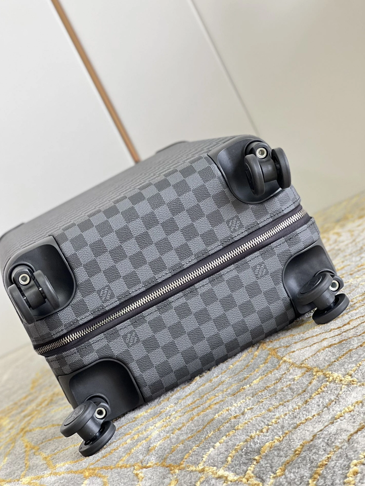 Louis Vuitton Luggage Practical 3585 - Image 5