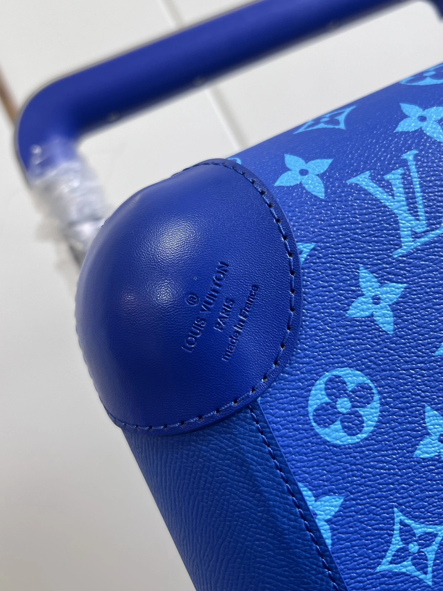 Louis Vuitton Luggage Reliable 8683