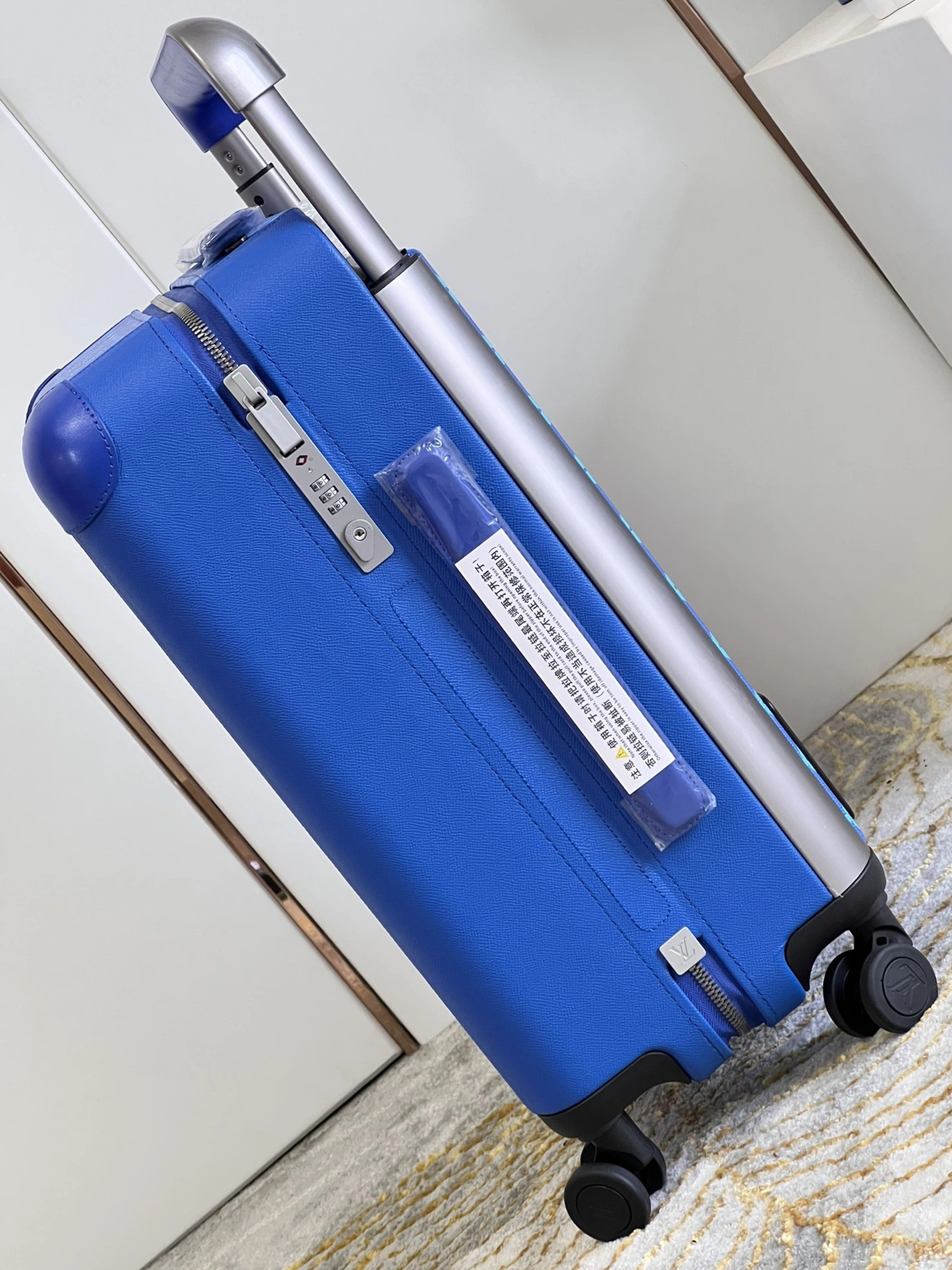 Louis Vuitton Luggage Reliable 8683 - Image 5