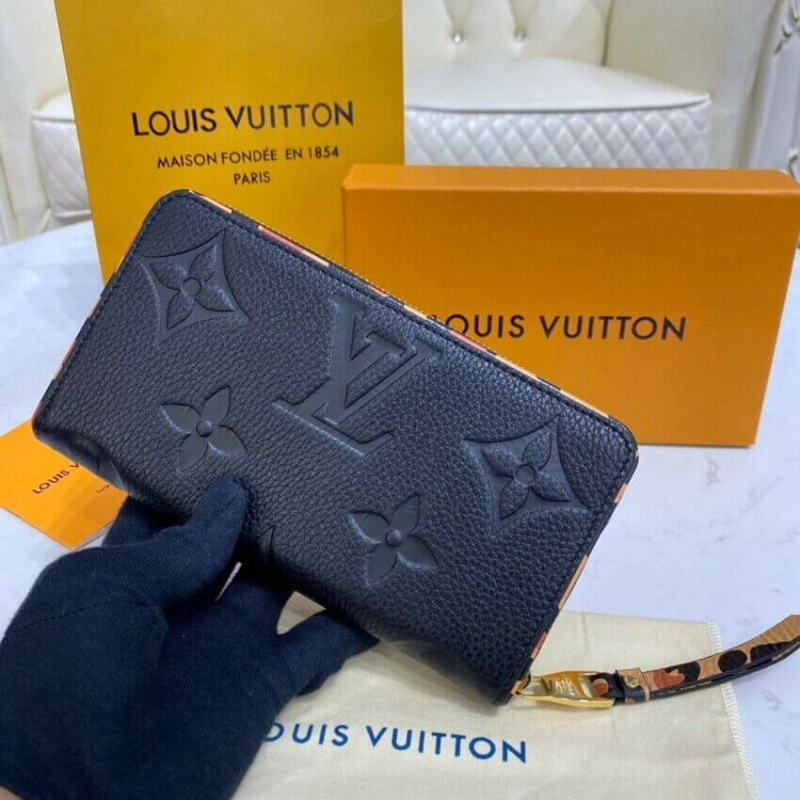 Cowhidele Louis Vuitton Monogram Empreinte Leather with Animal-Print Zippy Wallet Black - Image 4