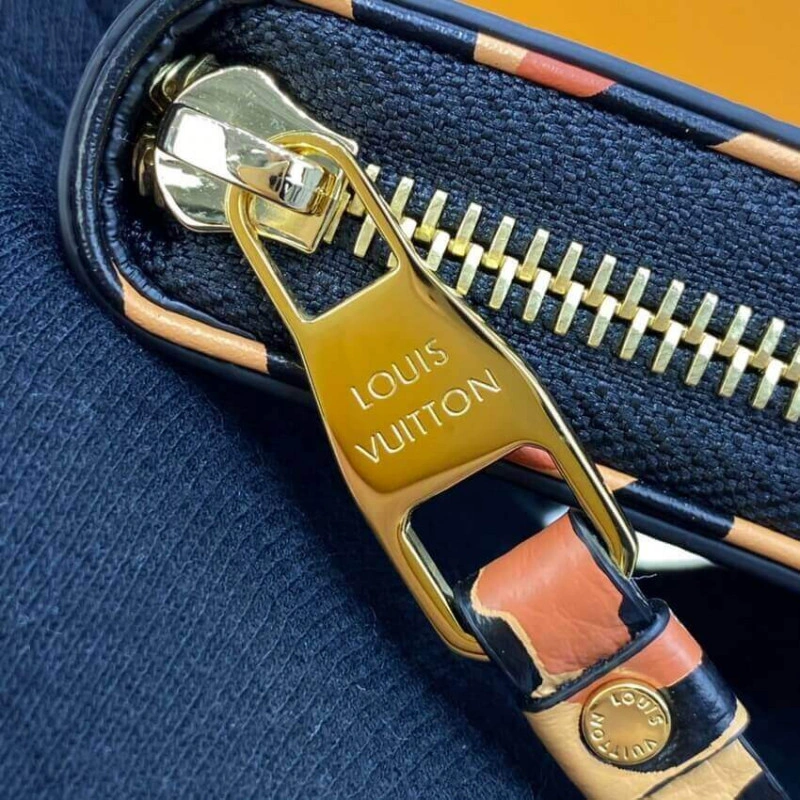 Cowhidele Louis Vuitton Monogram Empreinte Leather with Animal-Print Zippy Wallet Black - Image 7