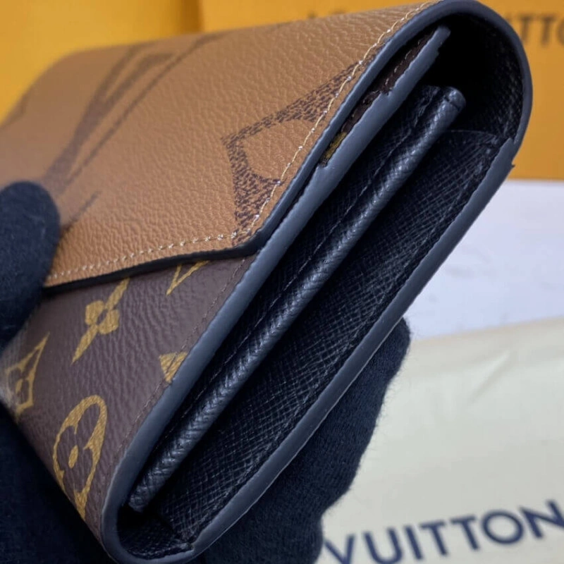 Outside f Louis Vuitton Monogram Sarah Wallet - Image 5