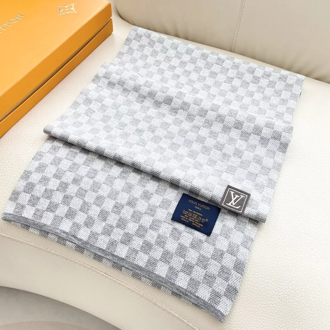 Louis Vuitton Scarf For Unisex Sleek 2063