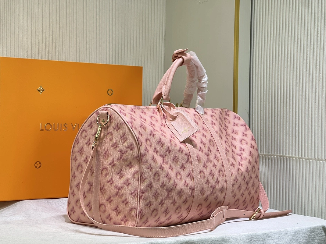 Louis Vuitton Travel Bags Cozy 4649