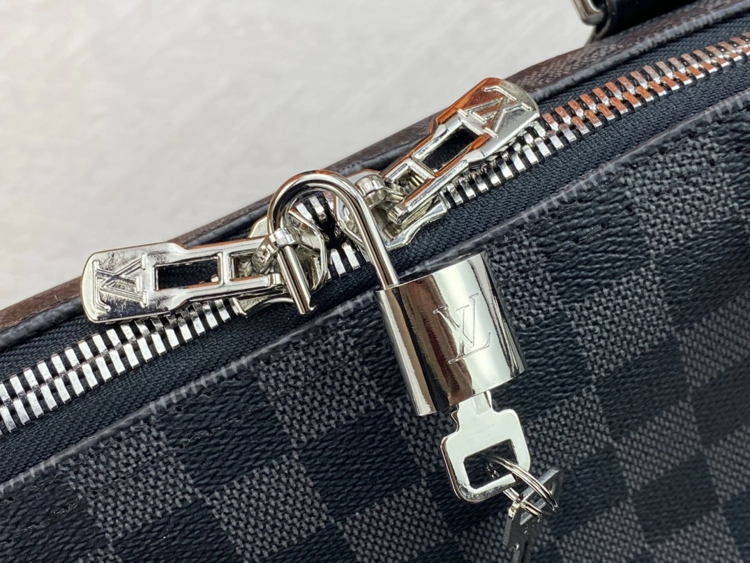 Louis Vuitton Travel Bags DailyWear 7141 - Image 5