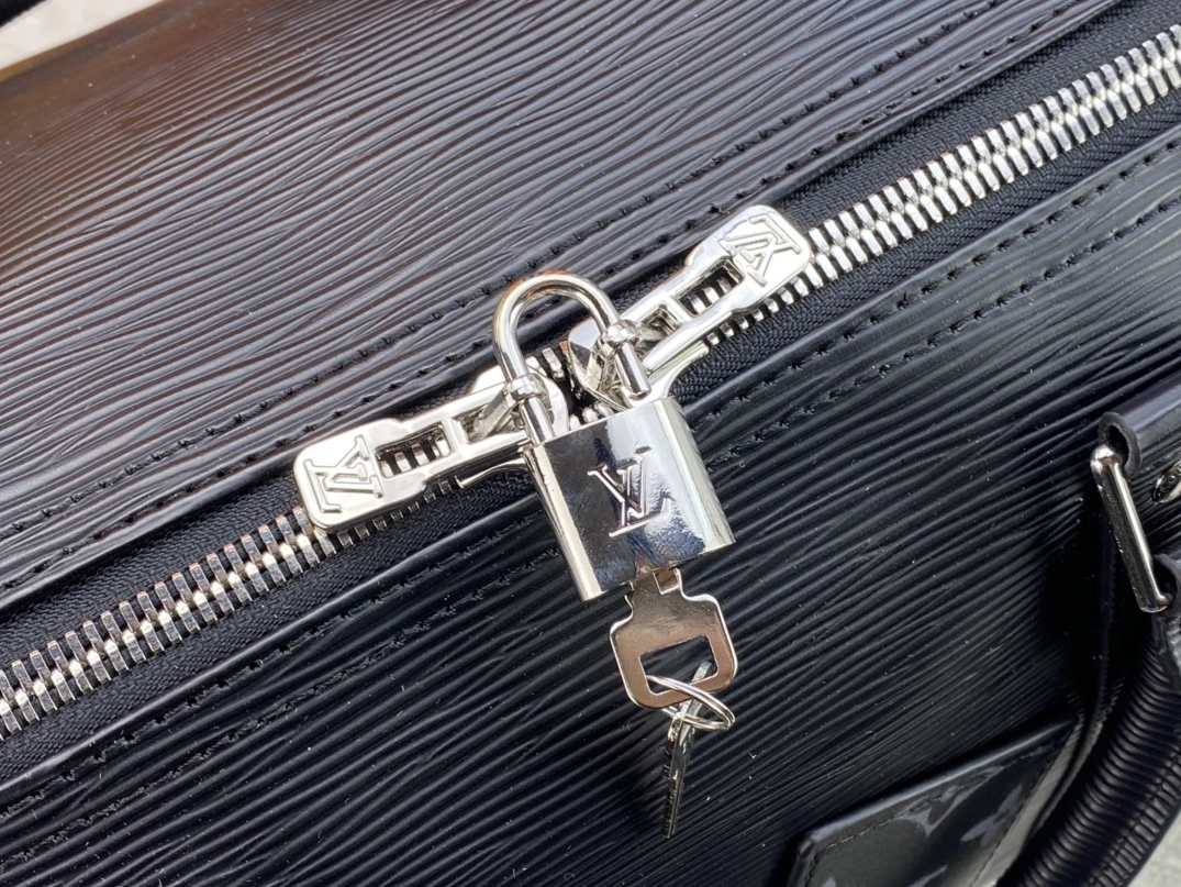 Louis Vuitton Travel Bags For Unisex Elegant 3084 - Image 5