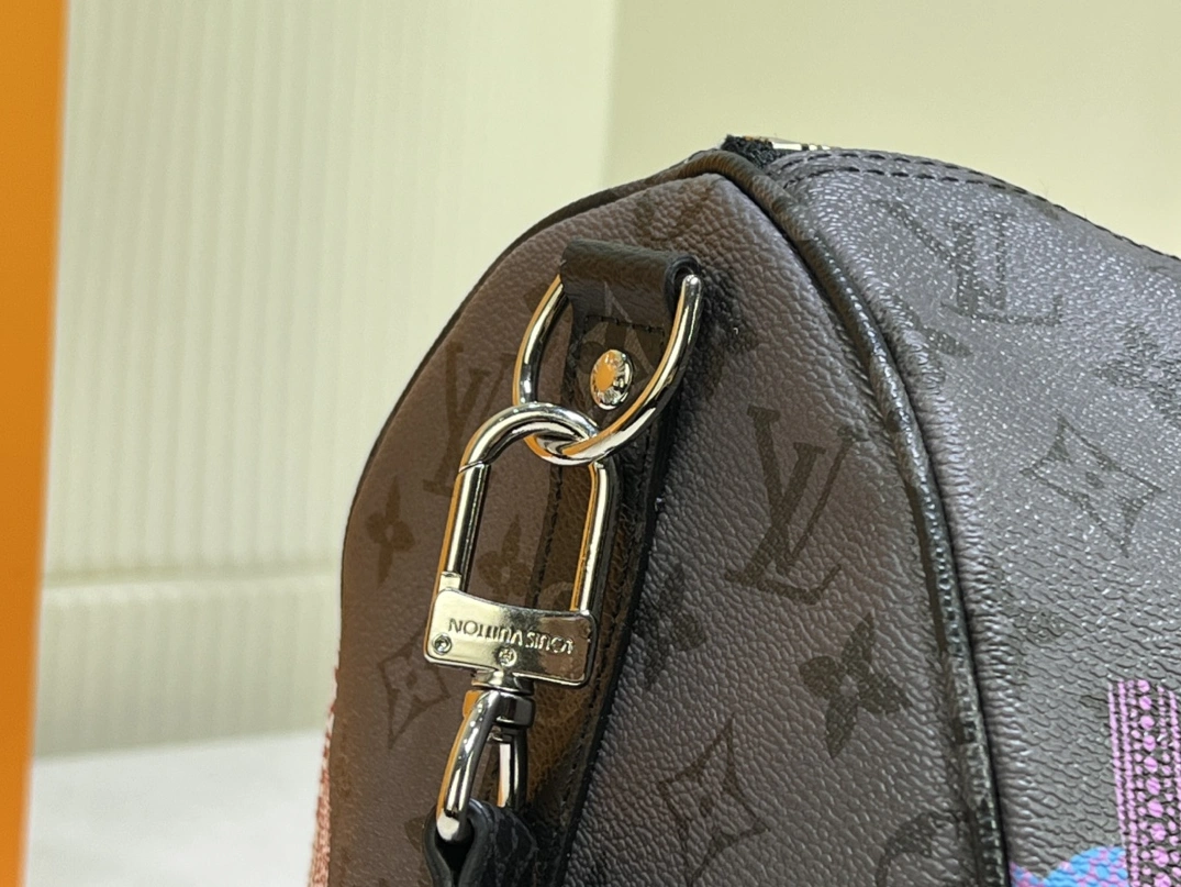 Louis Vuitton Travel Bags For Unisex Versatile 9629 - Image 5