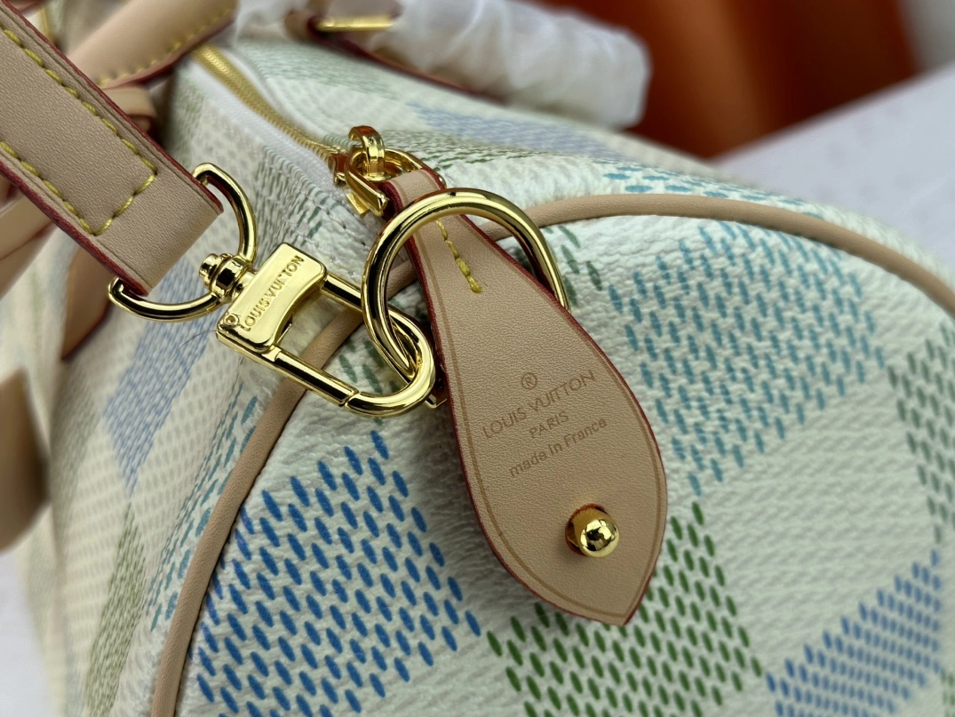 Louis Vuitton Travel Bags For Women ModernLook 7176 - Image 6