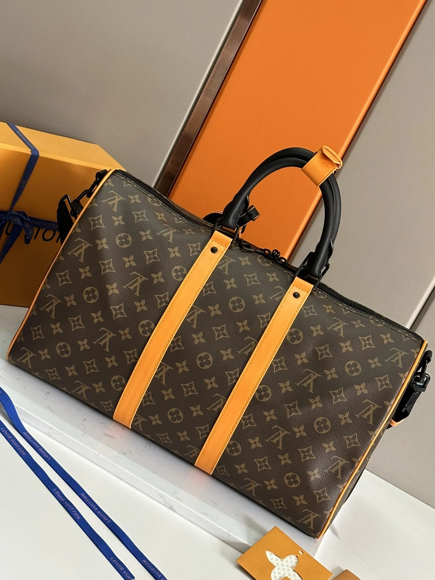 Louis Vuitton Travel Bags Lightweight 8673 - Image 3