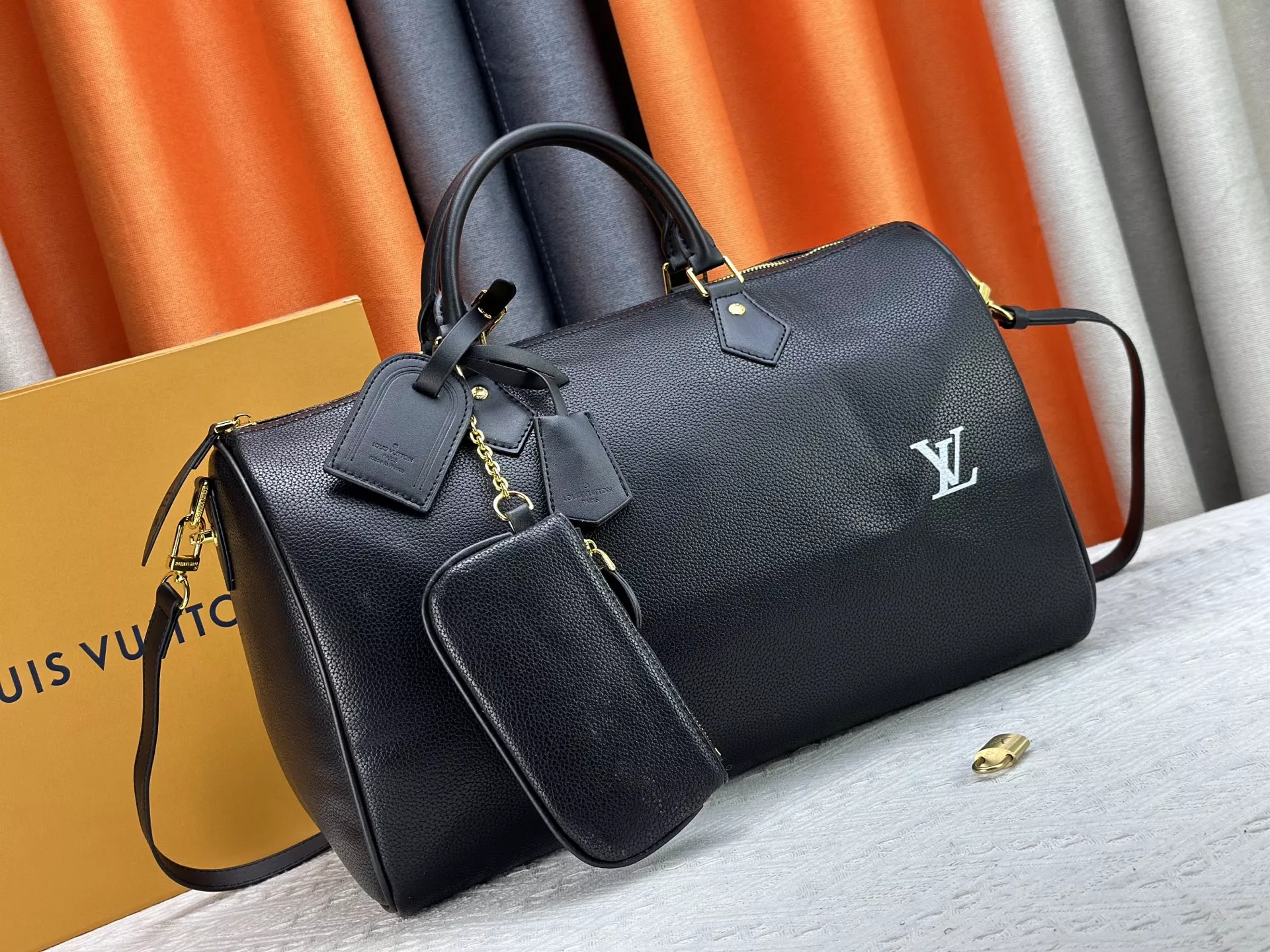 Louis Vuitton Travel Bags Minimalist 7268