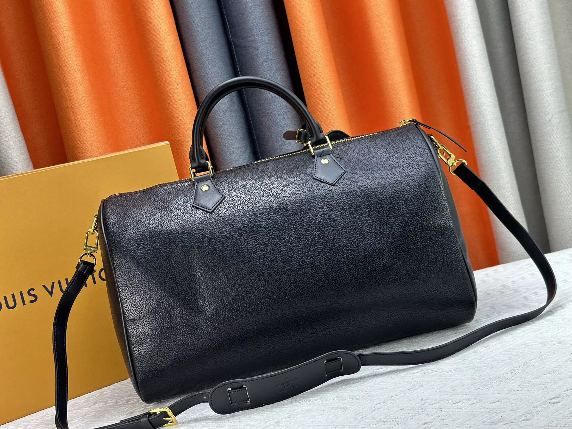 Louis Vuitton Travel Bags Minimalist 7268 - Image 4