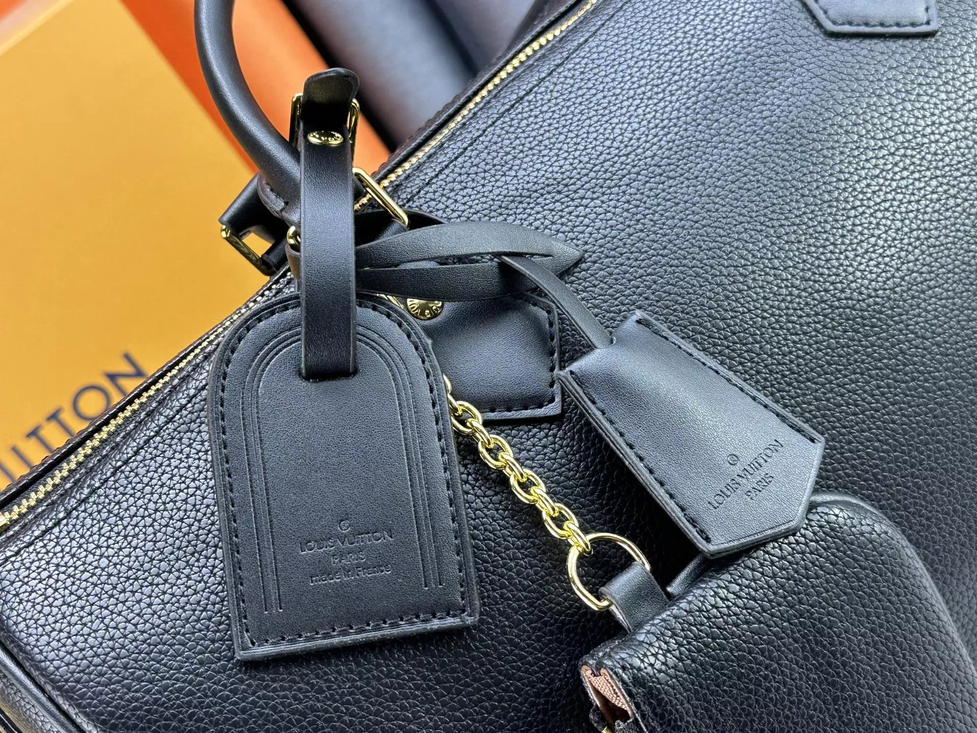 Louis Vuitton Travel Bags Minimalist 7268 - Image 7