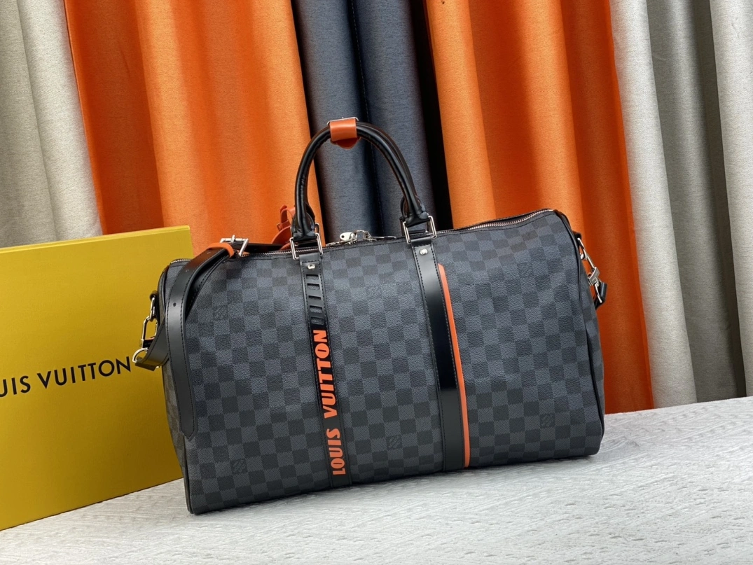 Louis Vuitton Travel Bags Stylish 6084 - Image 3