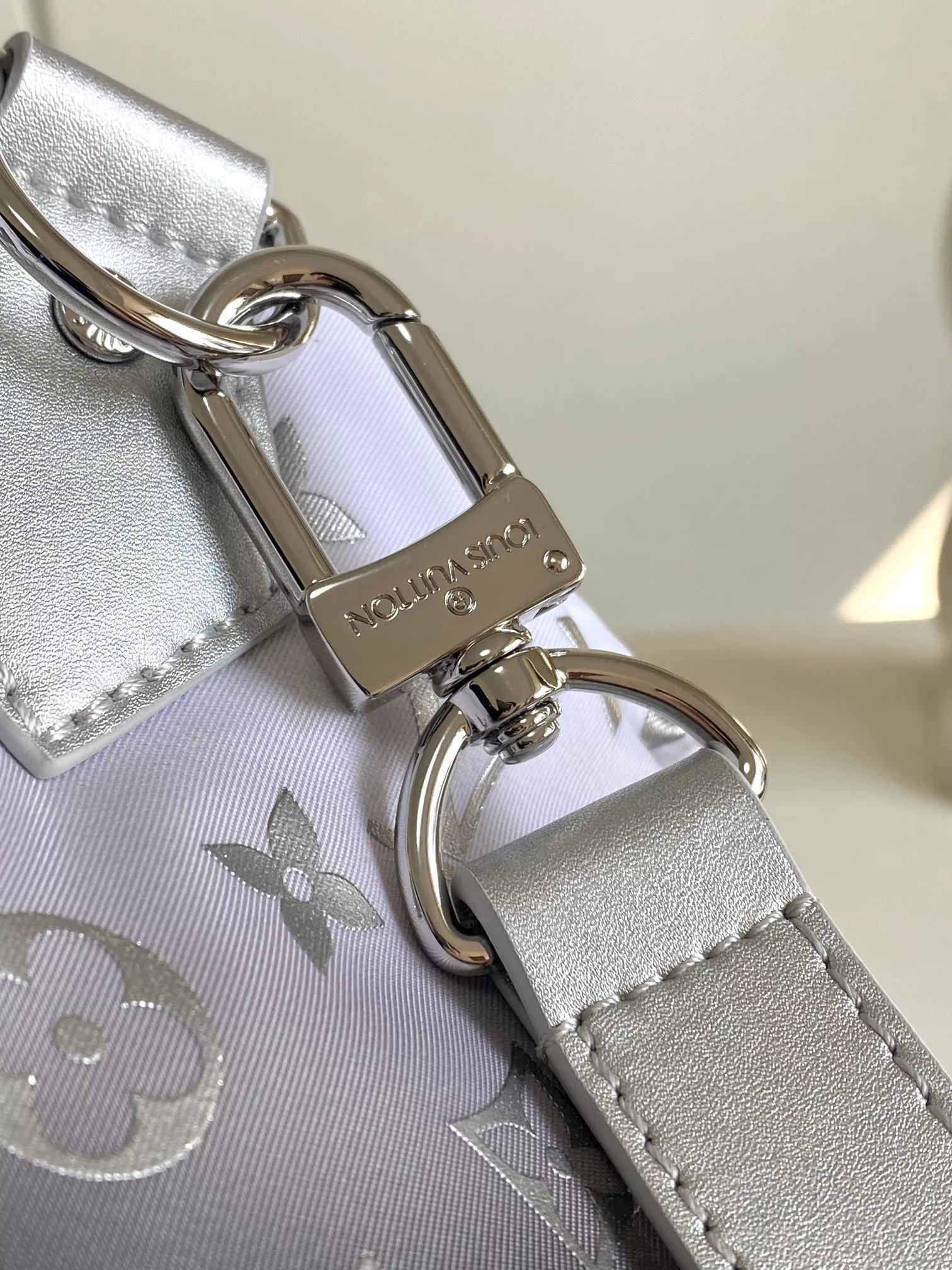 Louis Vuitton Travel Bags Timeless 3556 - Image 5