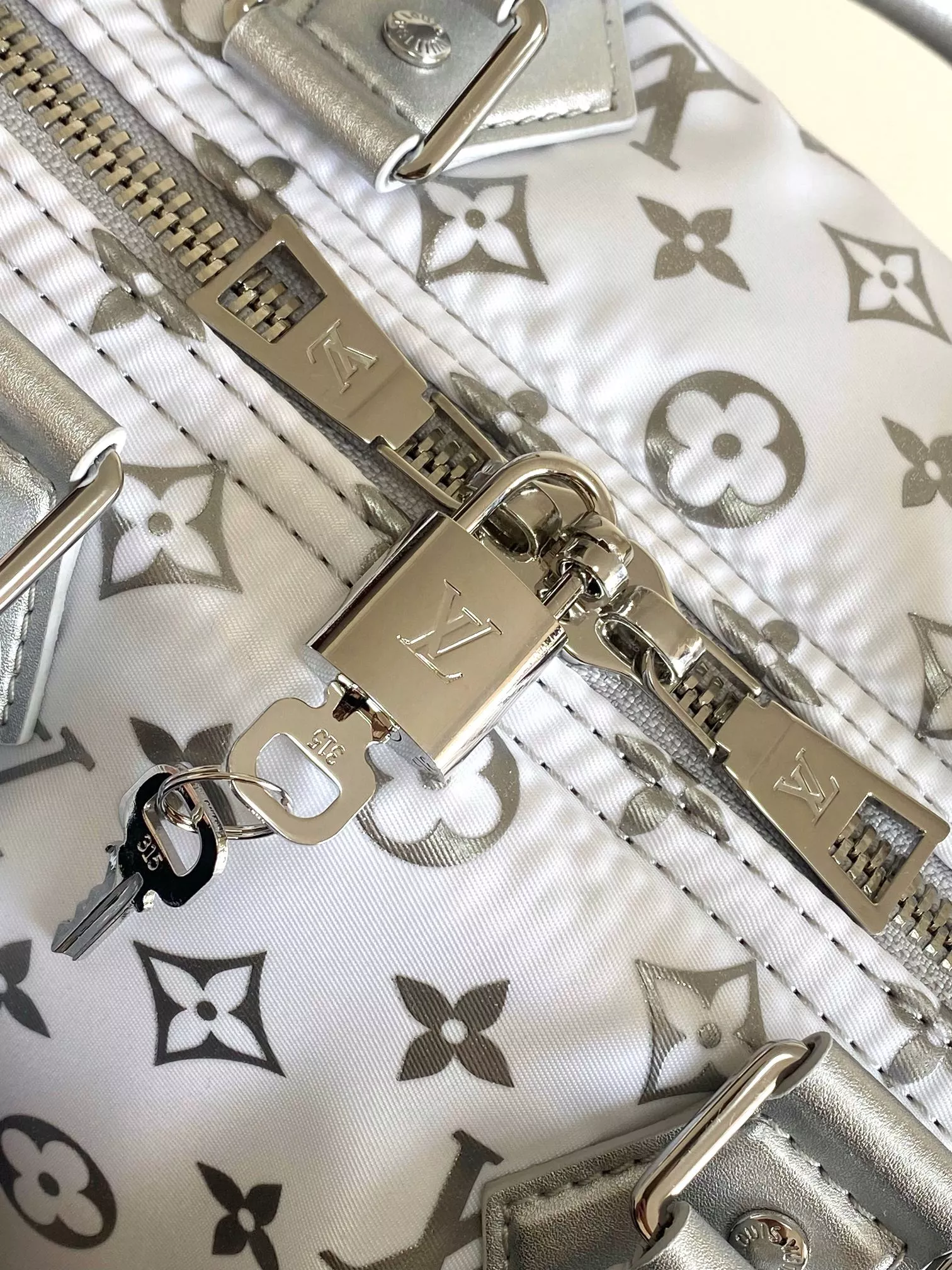 Louis Vuitton Travel Bags Timeless 3556 - Image 7