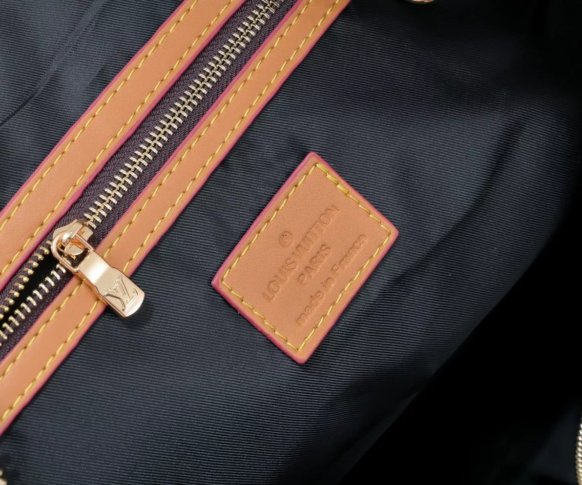 Louis Vuitton Travel Bags Unique 1546 - Image 7