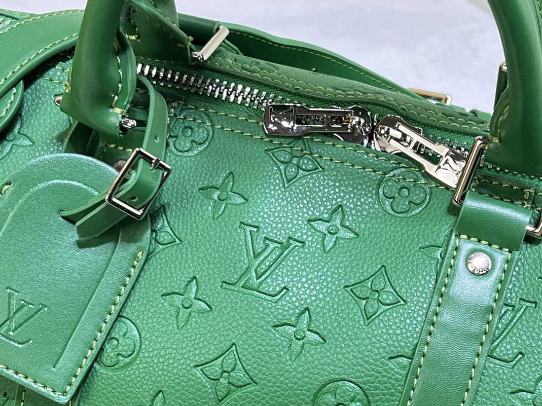 Louis Vuitton Travel Bags UrbanStyle 5334 - Image 4