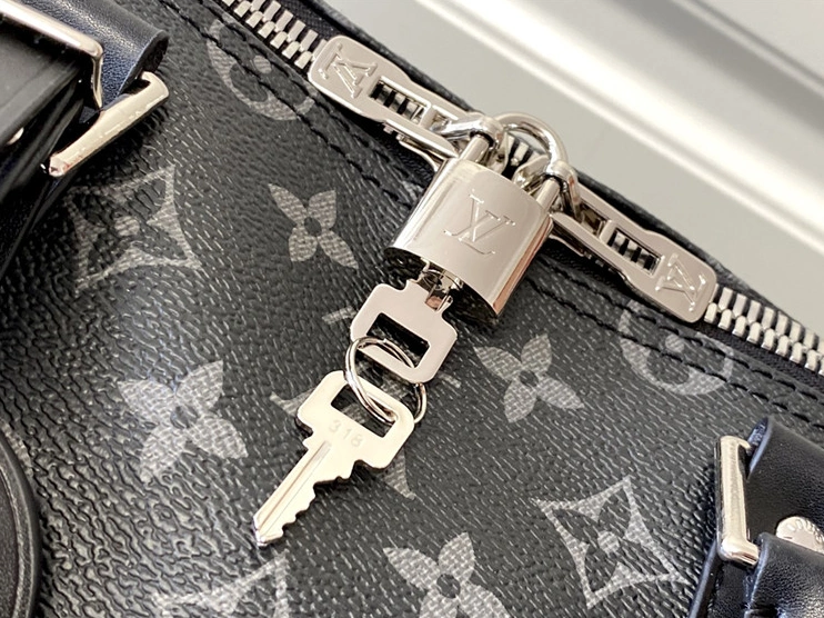 Louis Vuitton Travel Bags UrbanStyle 7922 - Image 5