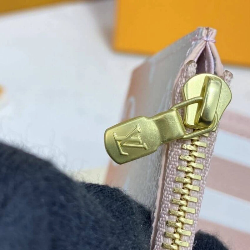 6 credit Louis Vuitton Victorine Wallet Mist Gray - Image 7