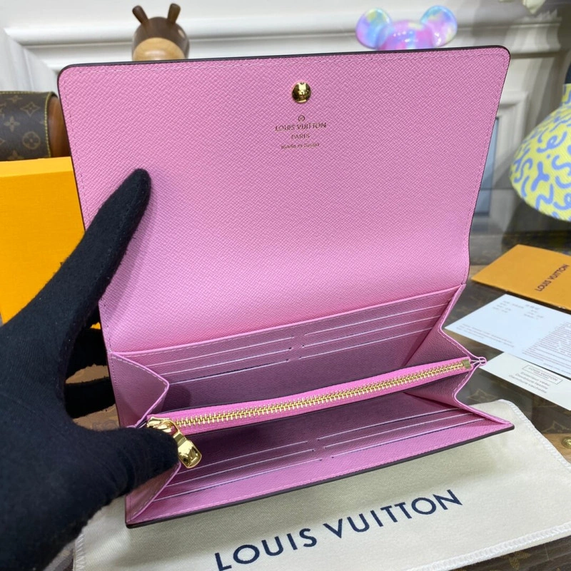 Zipped co Louis Vuitton Vivienne Holidays Damier Ebene Sarah Wallet Pink - Image 10