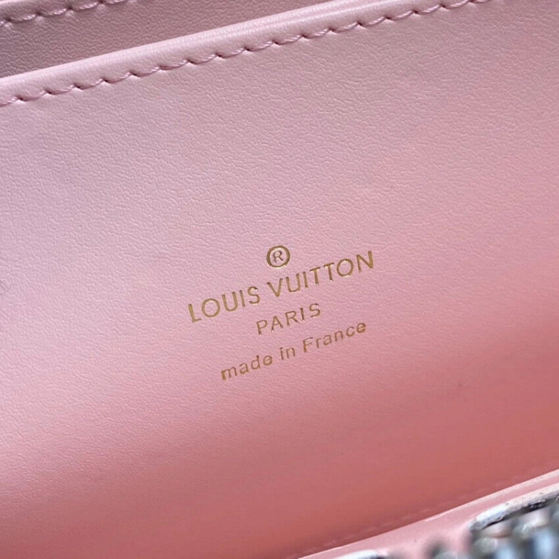 Mahina pe Louis Vuitton Zippy Wallet in Pink Gradient Mahina Perforated Leather - Image 9
