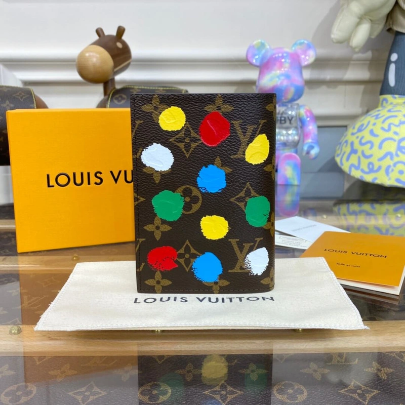 The LVxYK Louis Vuitton x Yayoi Kusama Passport Cover - Image 3