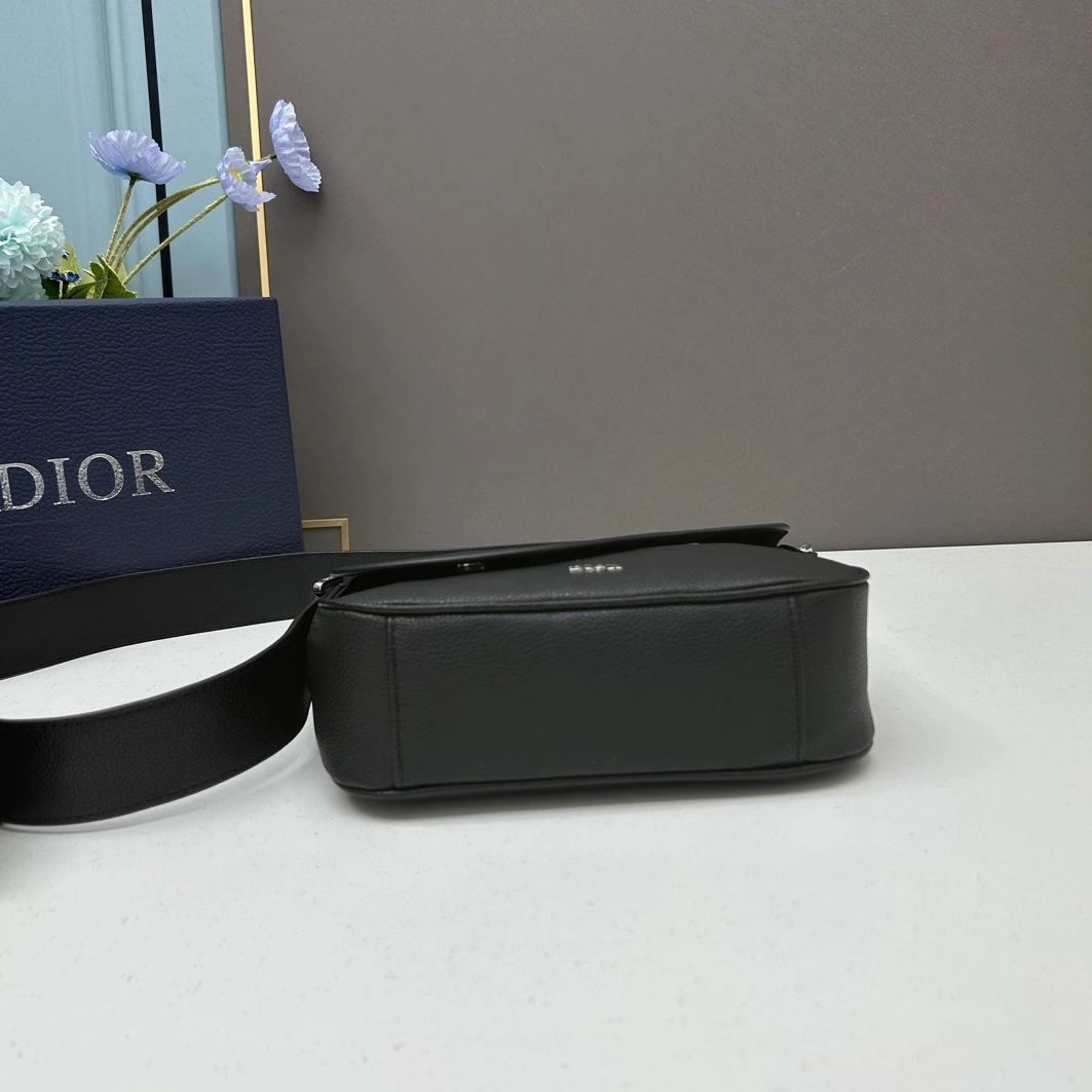 Minimalist 1465 Christian Dior AAA Man Messenger Bags - Image 5