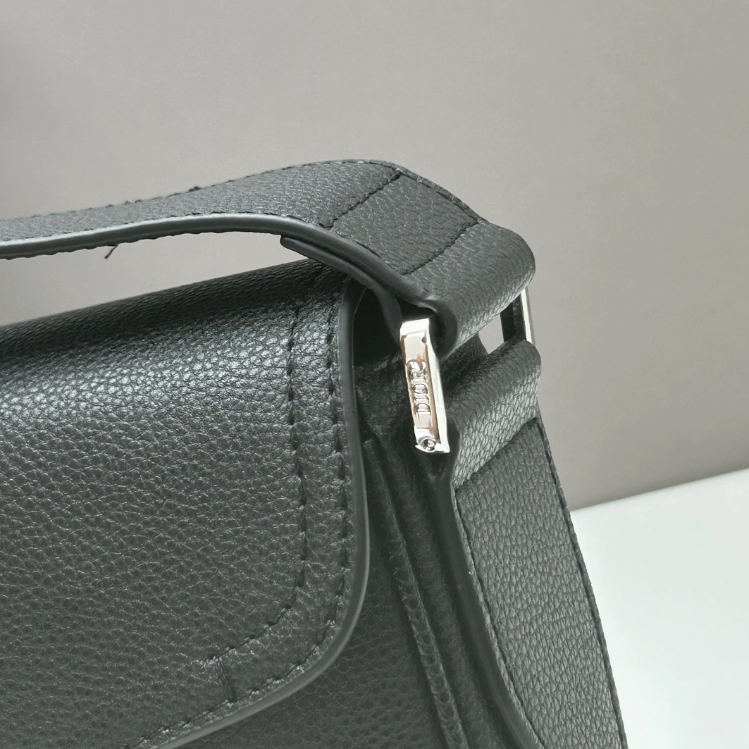 Minimalist 1465 Christian Dior AAA Man Messenger Bags - Image 6