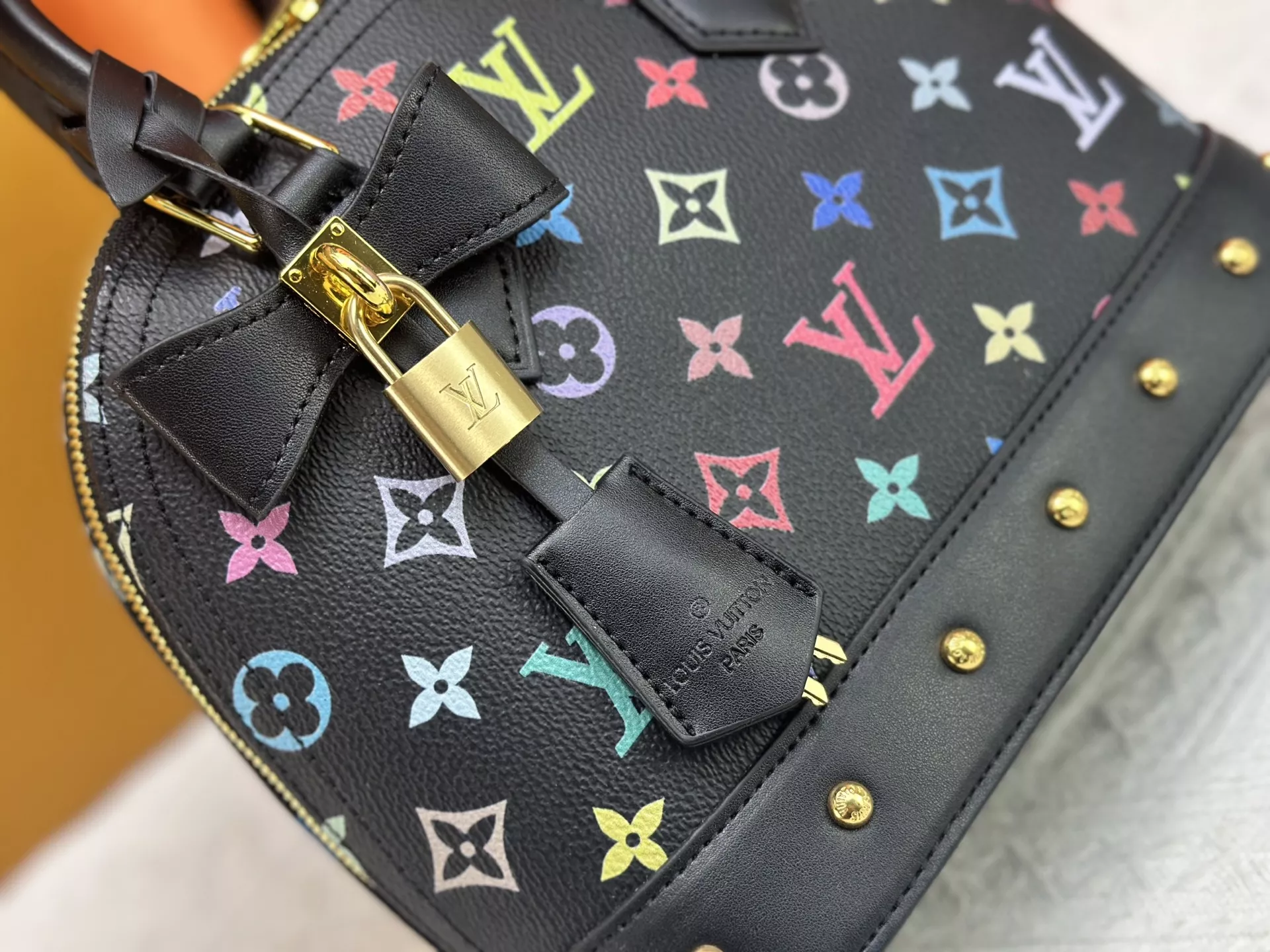 Minimalist 2486 Louis Vuitton AAA Quality Handbags For Women - Image 5