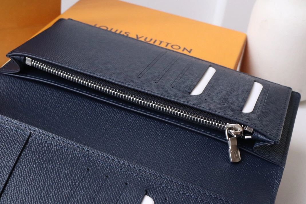 Minimalist 4963 Louis Vuitton AAA Quality Card Case - Image 7