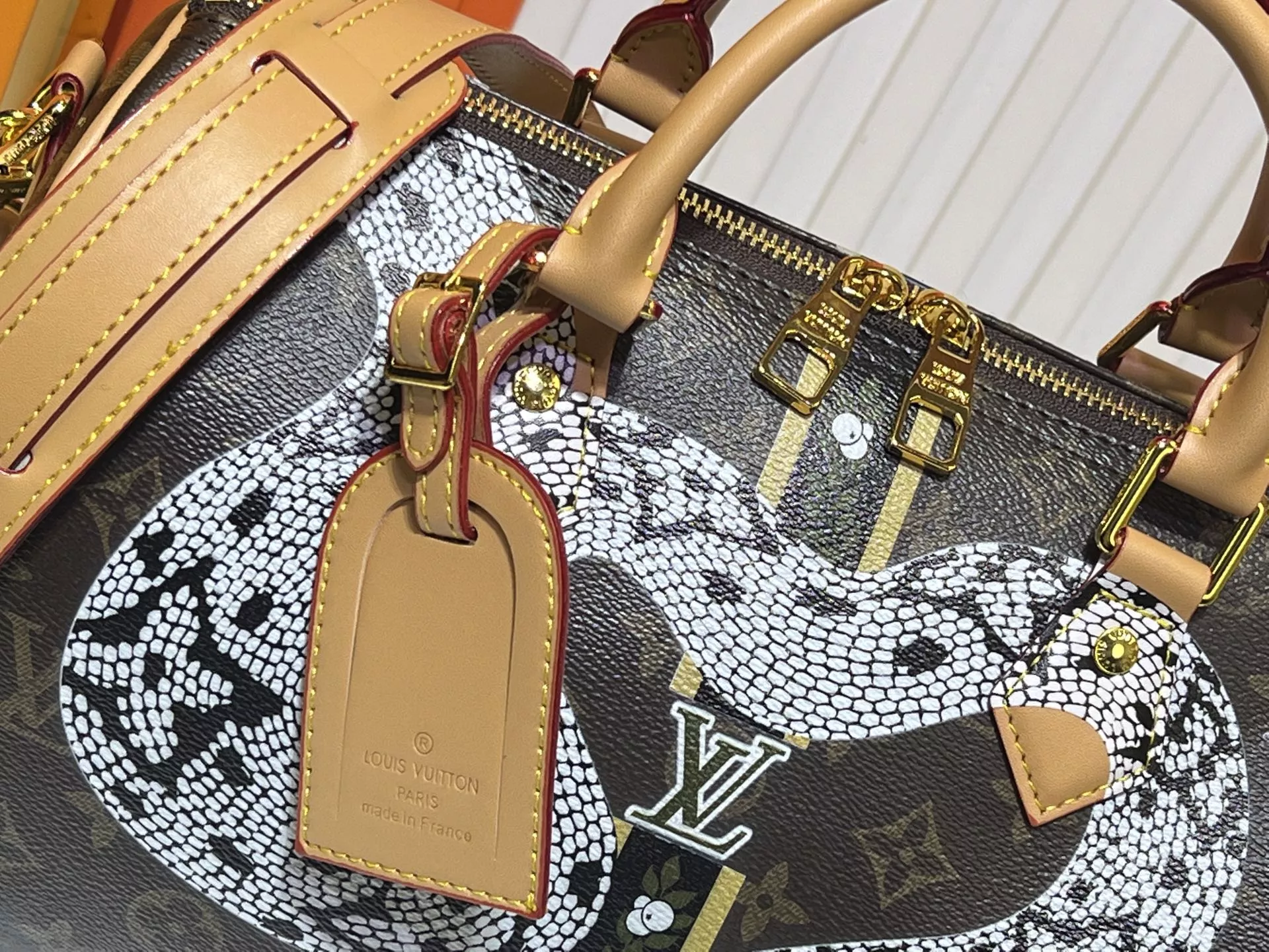 Minimalist 7720 Louis Vuitton AAA Quality Handbags For Women - Image 4