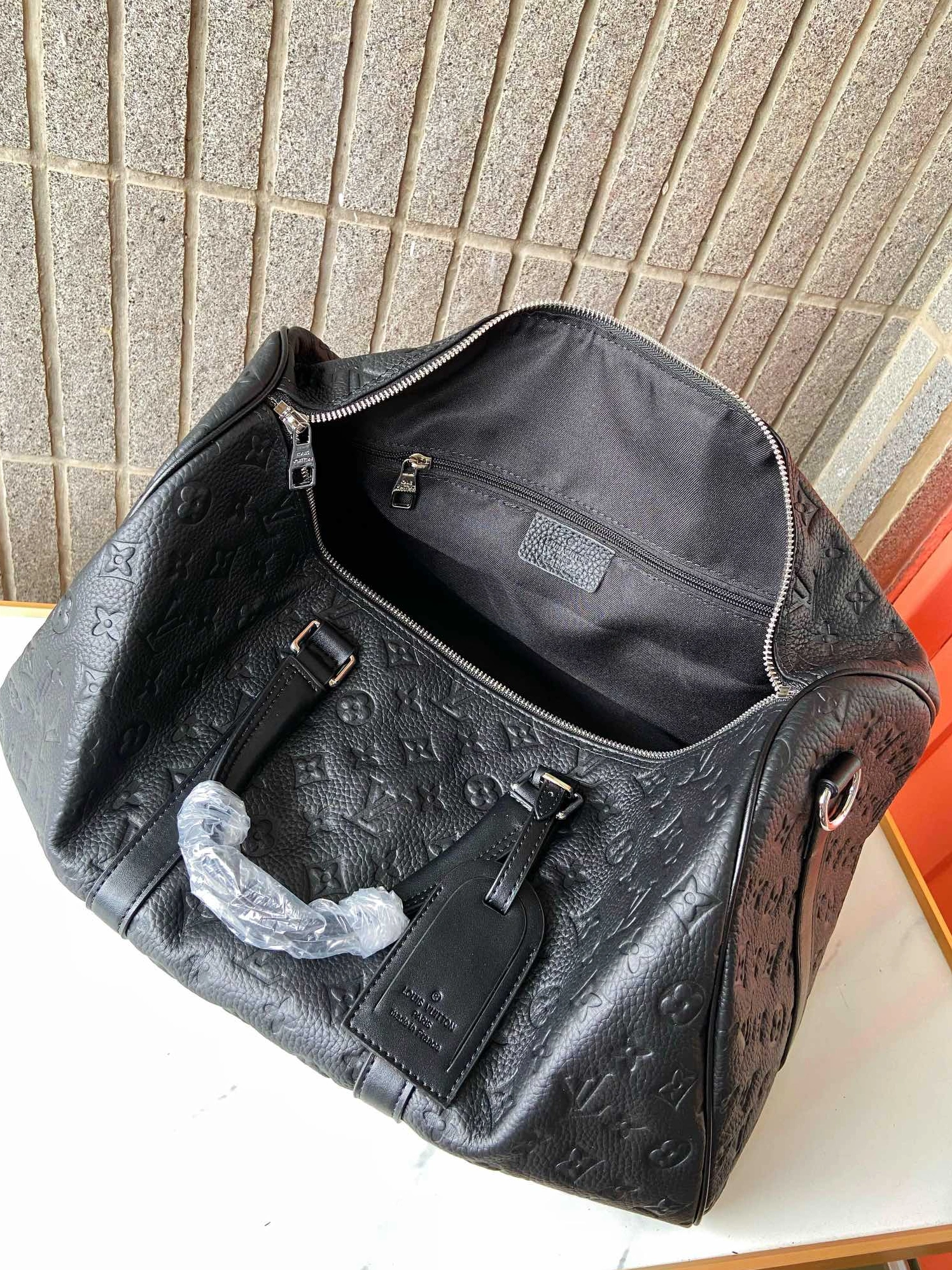 Minimalist 8157 Louis Vuitton Travel Bags - Image 8