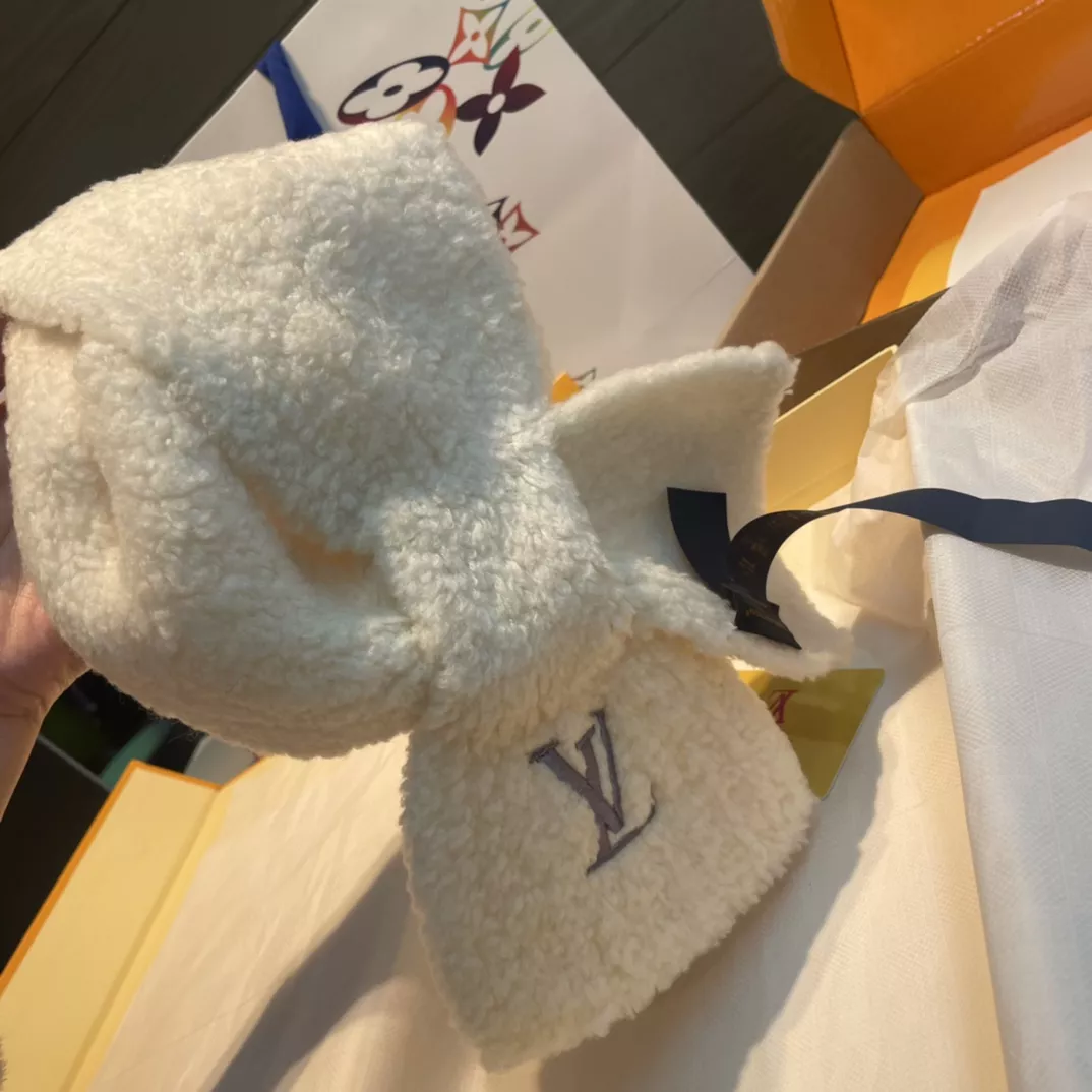 Modern 4015 Louis Vuitton Scarf For Women - Image 5