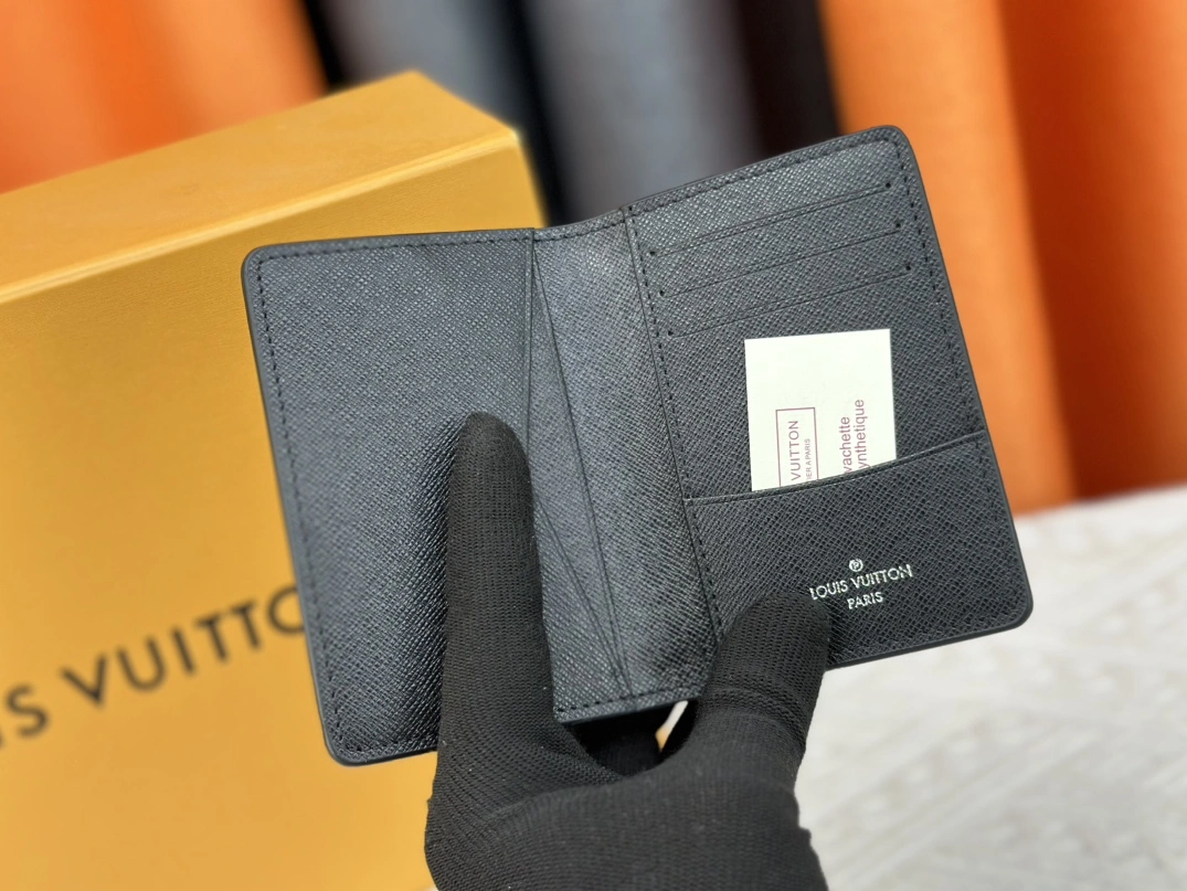 NewStyle 4371 Louis Vuitton LV Card Case In Black For Unisex - Image 6