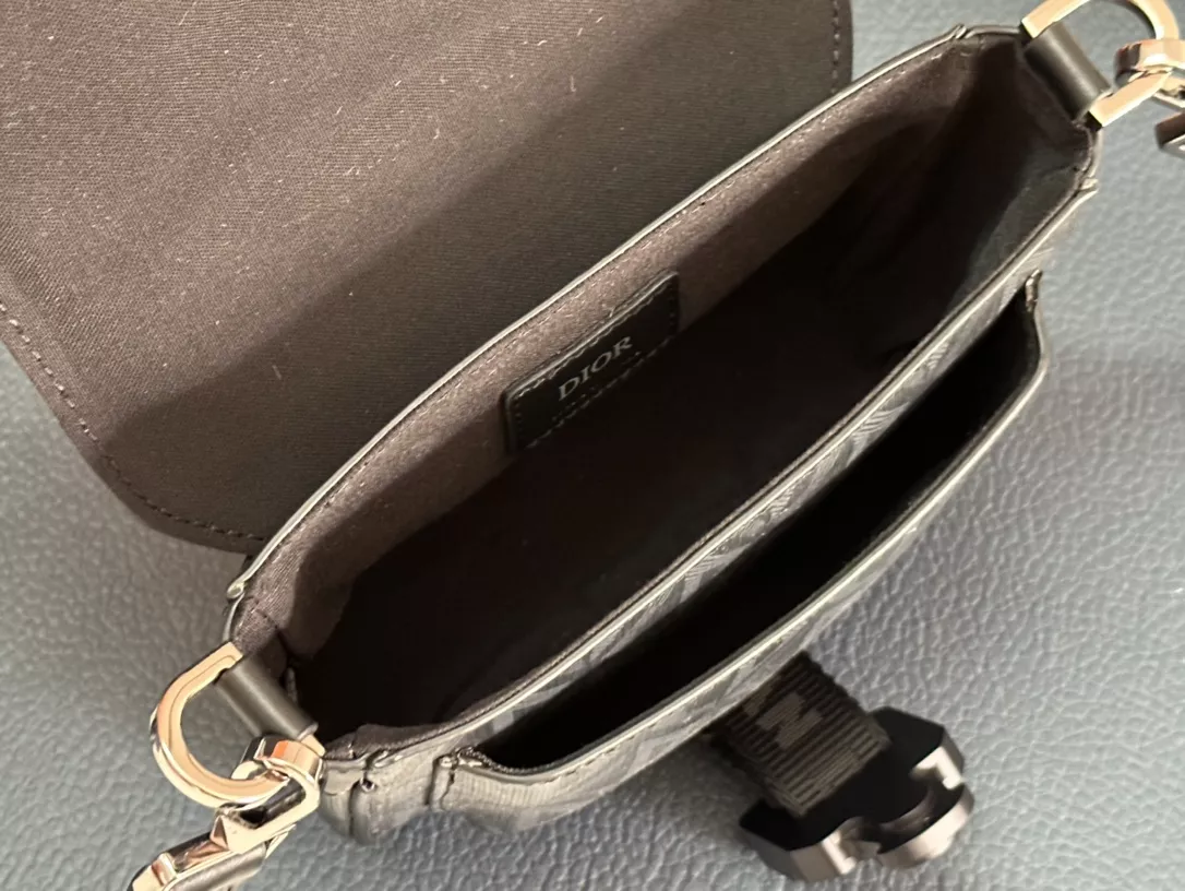 NewStyle 7946 Christian Dior AAA Man Messenger Bags - Image 8