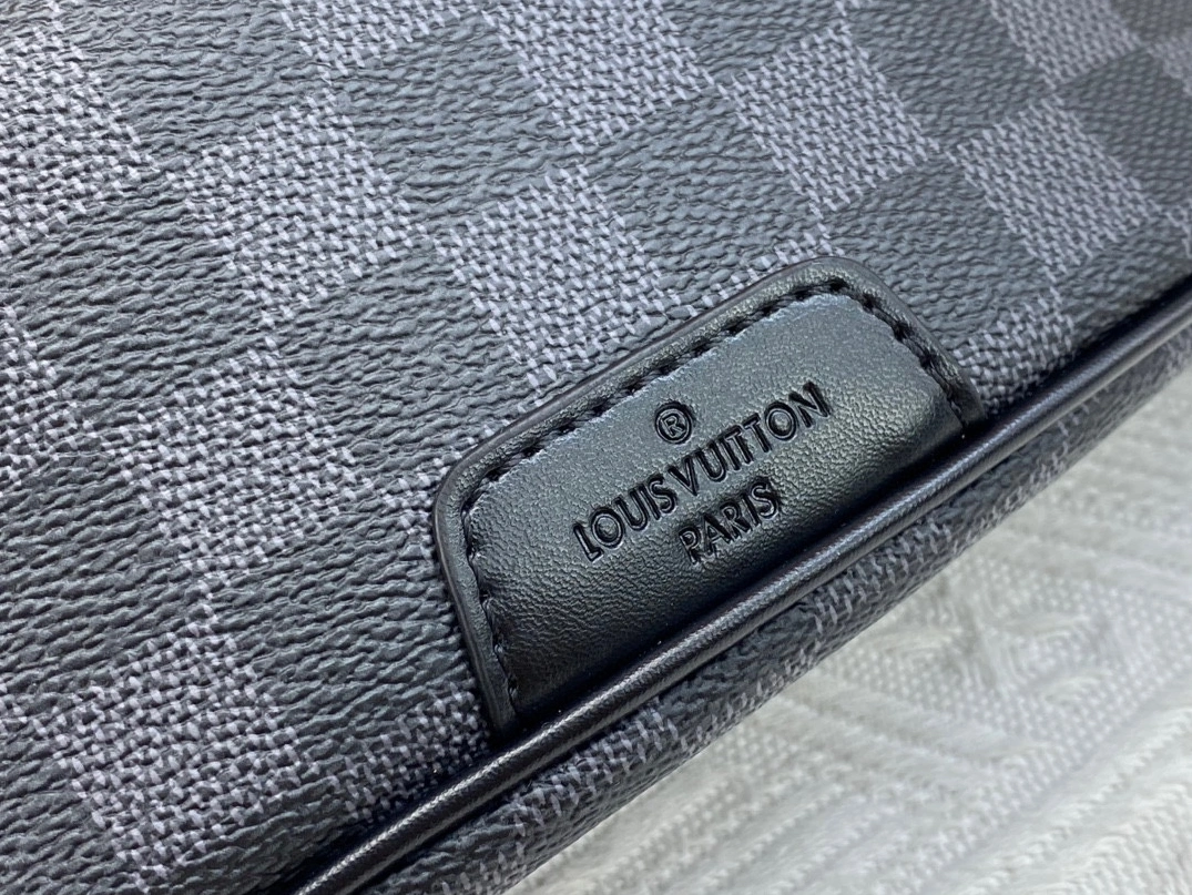 Popular 7079 Louis Vuitton LV AAA Quality Belt Bags For Unisex - Image 6