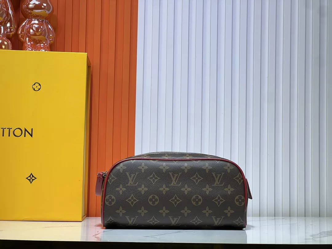 Refined 2778 Louis Vuitton AAA Quality Handbags For Women