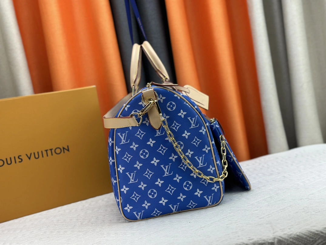 Refined 3871 Louis Vuitton Travel Bags - Image 3