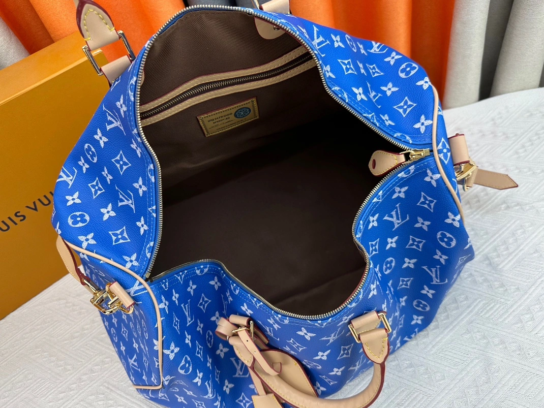 Refined 3871 Louis Vuitton Travel Bags - Image 8