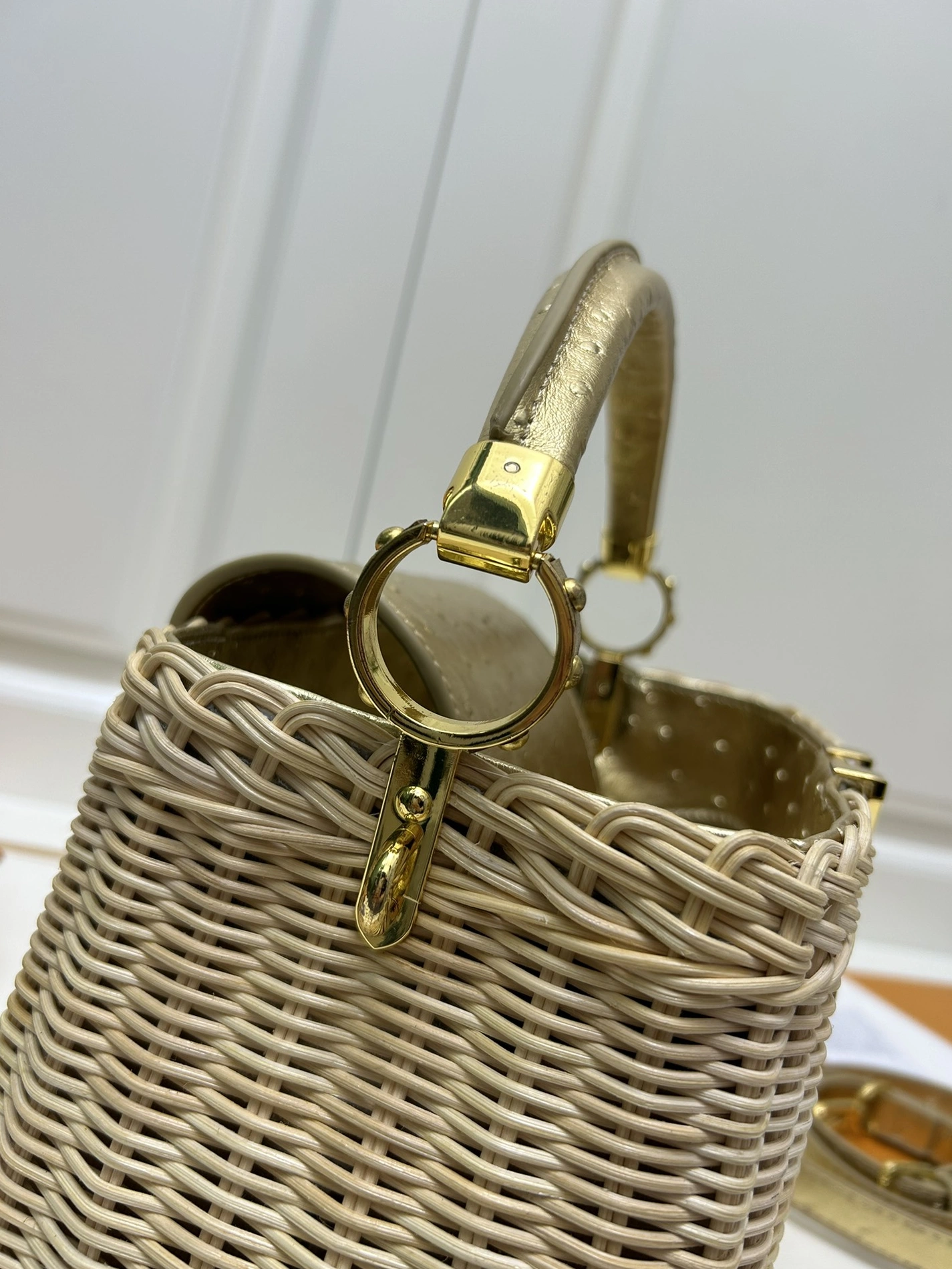 Refined 6866 Louis Vuitton AAA Quality Handbags For Women - Image 5