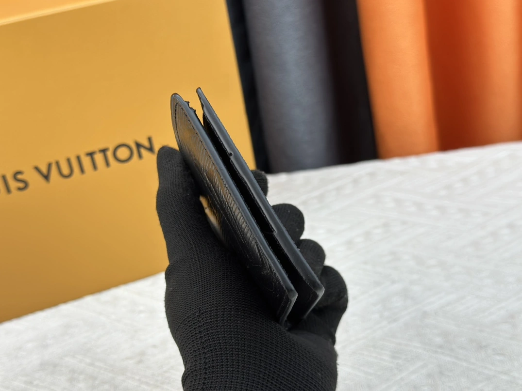 Reliable 2246 Louis Vuitton LV Wallets For Unisex - Image 5