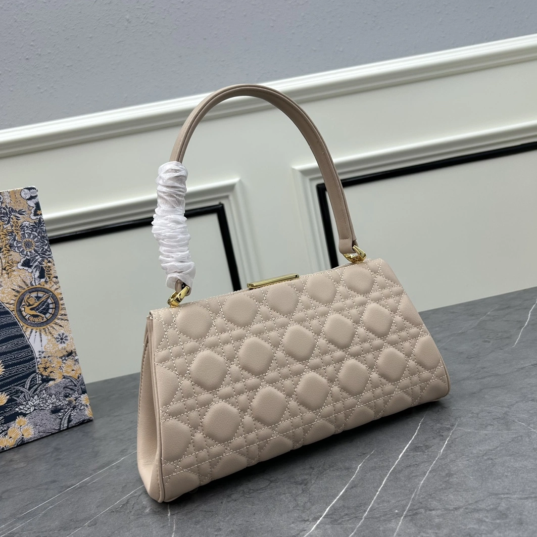 Reliable 7158 Christian Dior AAA Quality Shoulder Bags For Women - Image 3