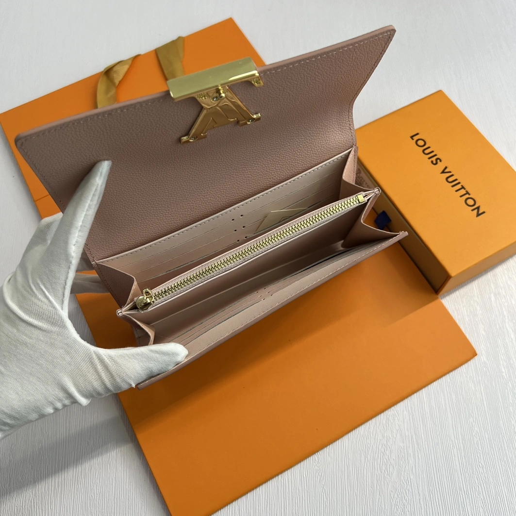 Resilient 2552 Louis Vuitton LV Card Case For Women - Image 8