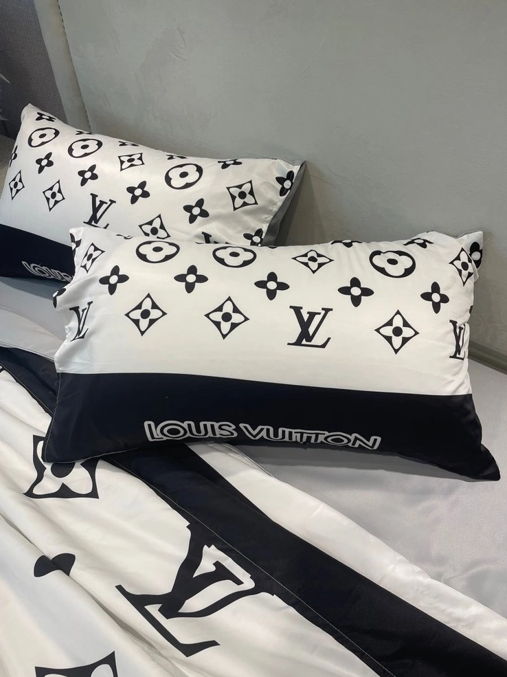 Resilient 4323 Louis Vuitton Bedding - Image 4