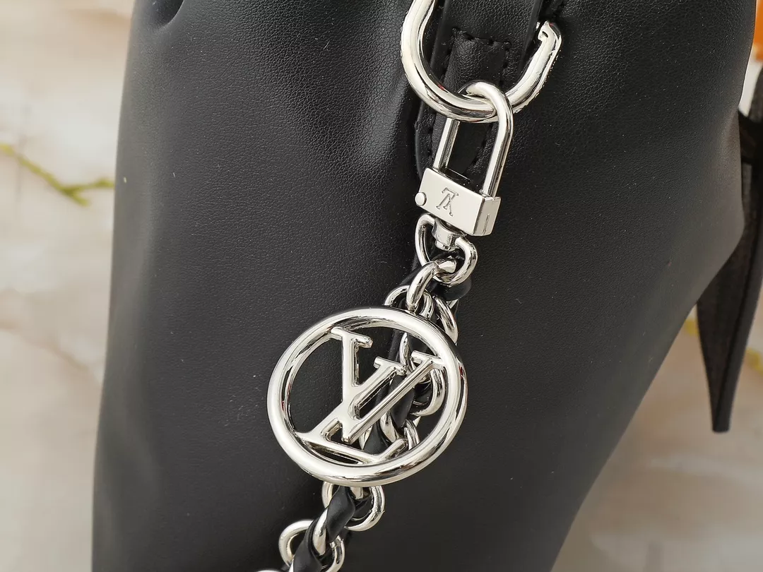 Resilient 6081 Louis Vuitton AAA Quality Handbags For Women - Image 6