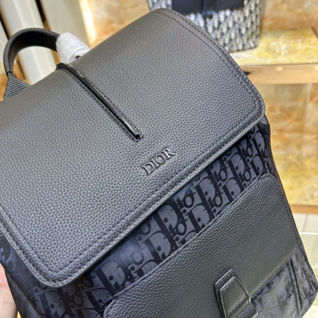 Resilient 9017 Christian Dior AAA Man Backpacks - Image 4